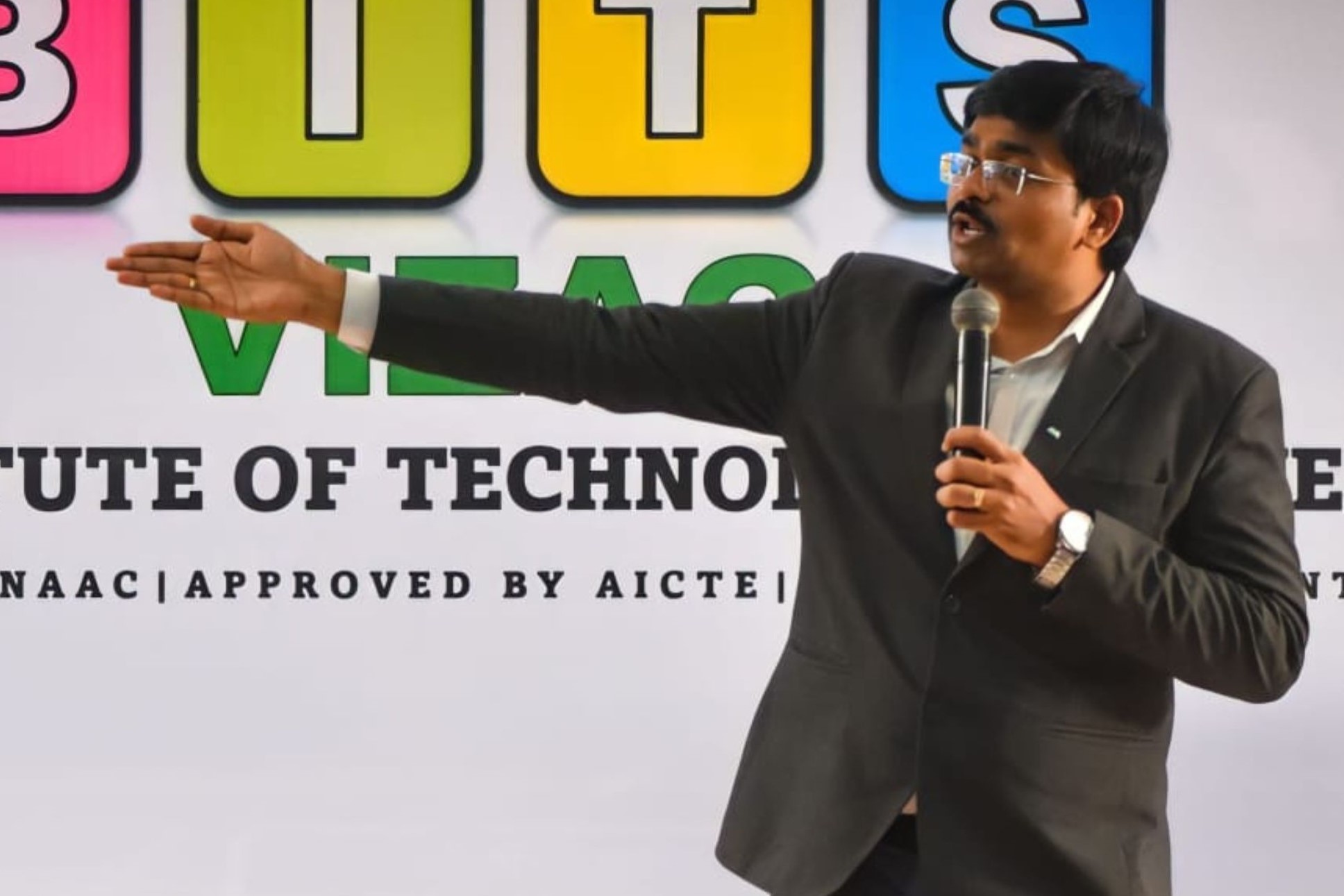 Motivational Speech by YouTube sensation Sudeer Sandra